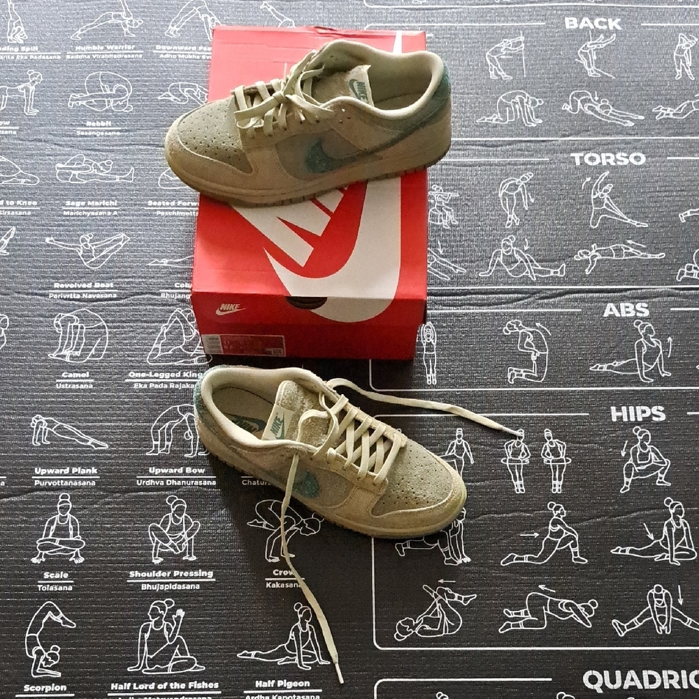 Nike Green Athletic Shoes Retro Style